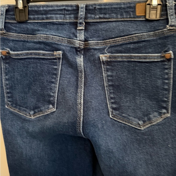 📦 Judy Blue Hi-Rise Cropped Straight with Ankle Slit *EXCELLENT USED CONDITION* - Picture 5 of 8